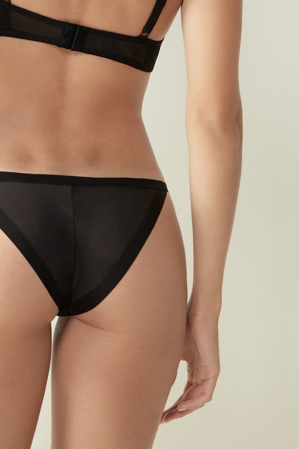 Intimissimi Invisible Touch String Panties Black - 019 - Black | 9653TGZKY