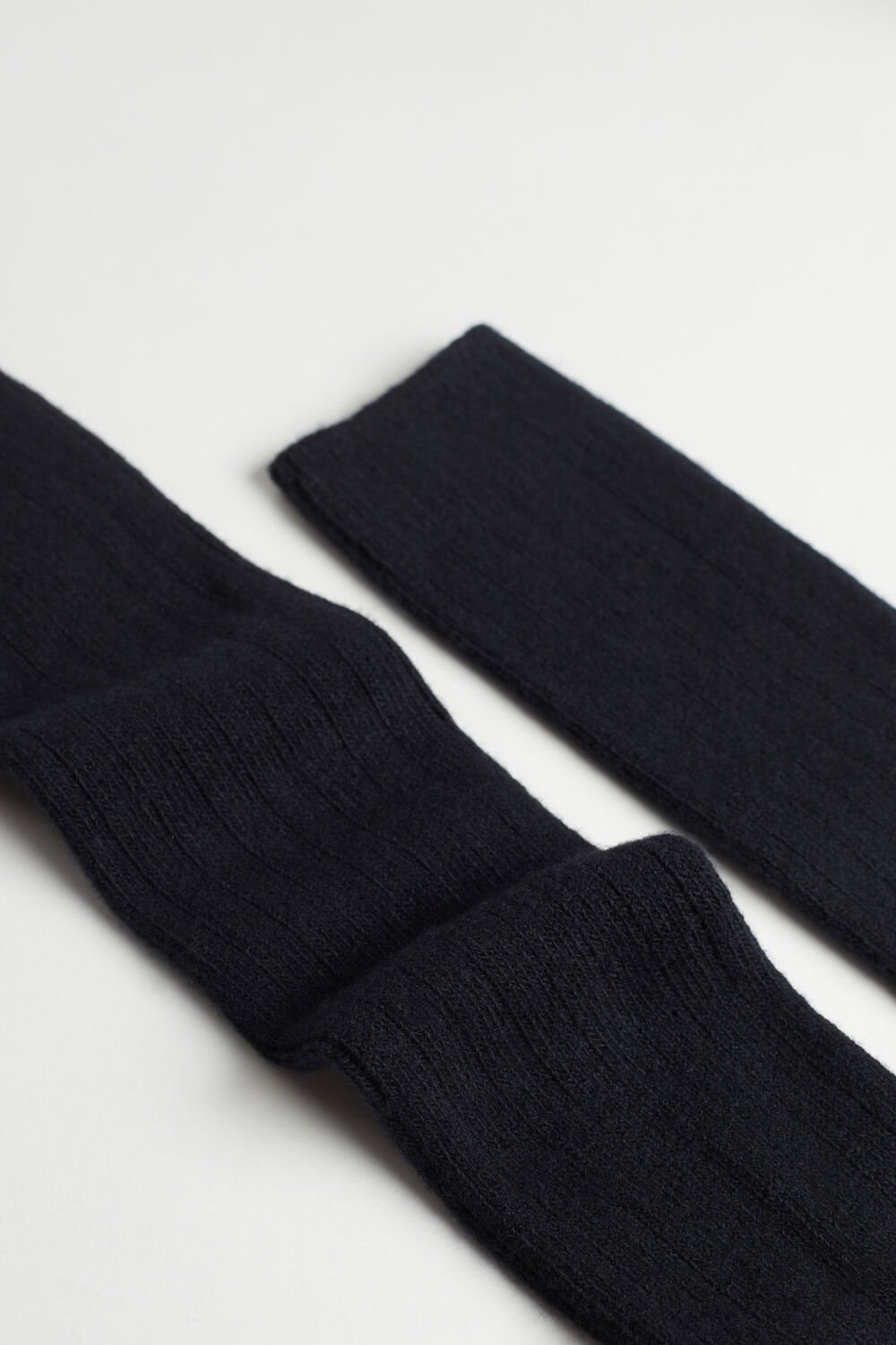 Intimissimi Long Ribbed Socks in Cashmere and Wool Blue - 016 - Blue | 1956MHANL