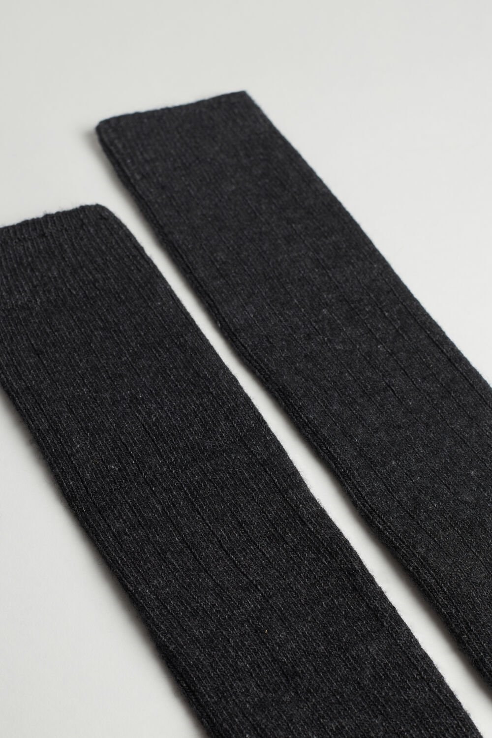 Intimissimi Long Ribbed Socks in Cashmere and Wool Grey - 780 - Anthracite | 6190QVXFL