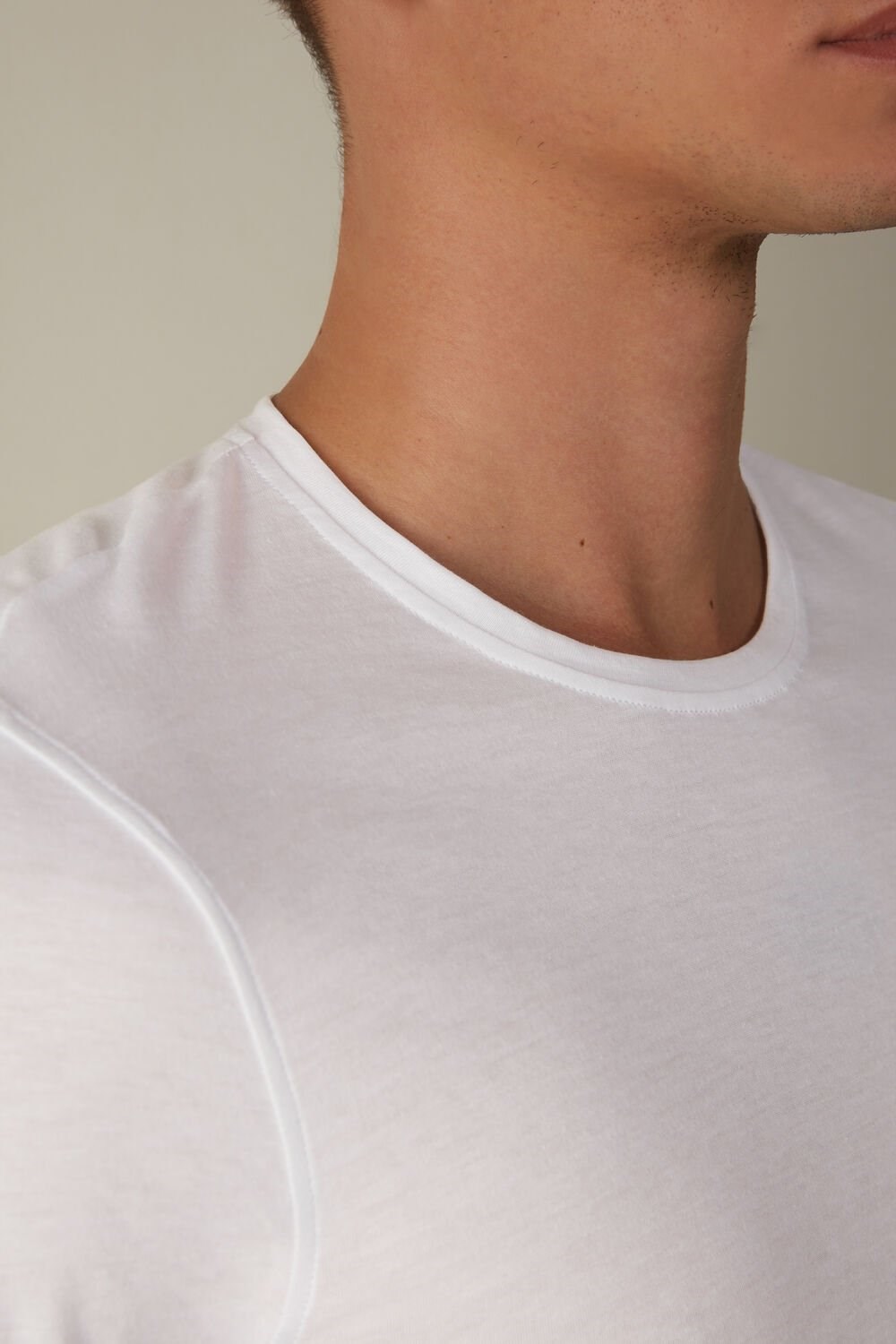 Intimissimi Short-Sleeve Crew-Neck T-Shirt in Extra-Fine Supima® Cotton White - 001 - White | 0265ITVUK