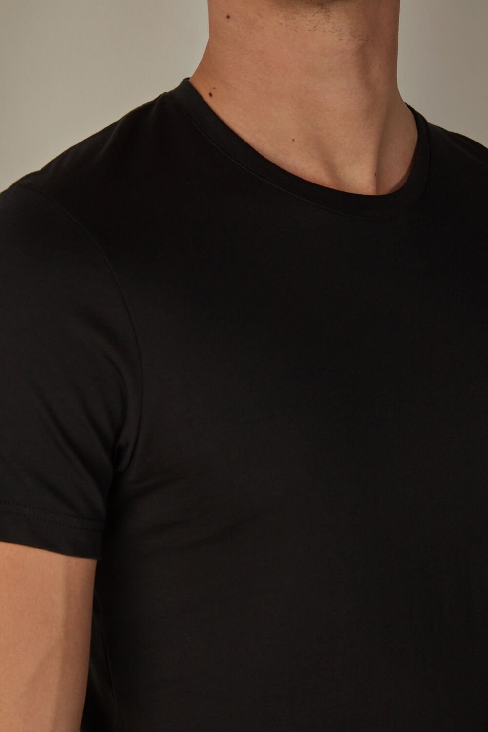 Intimissimi Short Sleeve Crew Neck T Shirt in Supima® Cotton Black - 019 - Black | 6759RPWYT