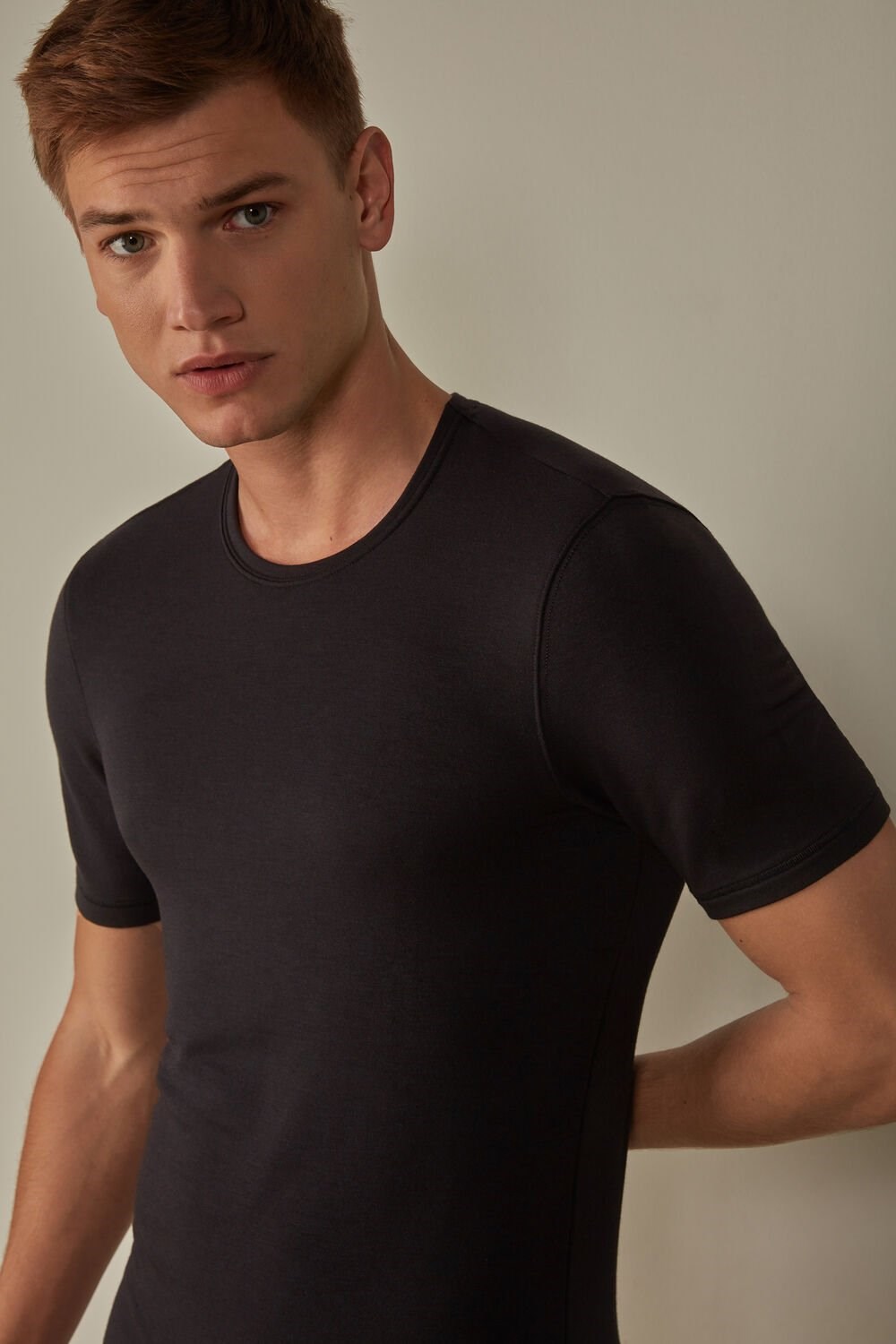 Intimissimi Short-Sleeve Modal-Cashmere Top Black - 019 - Black | 3604DRYOS