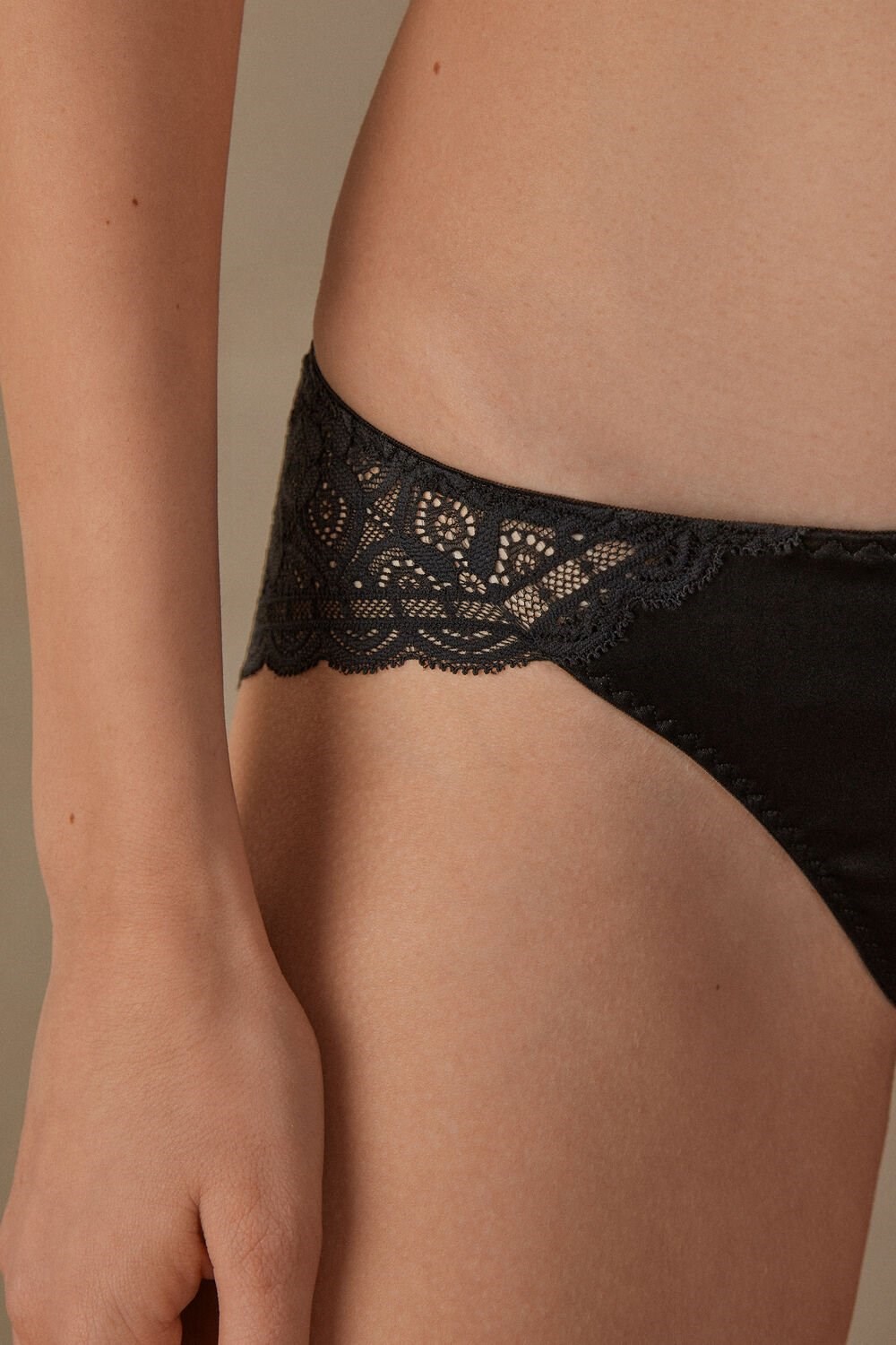 Intimissimi Silk and Lace Briefs Black - 019 - Black | 9015JUKCY