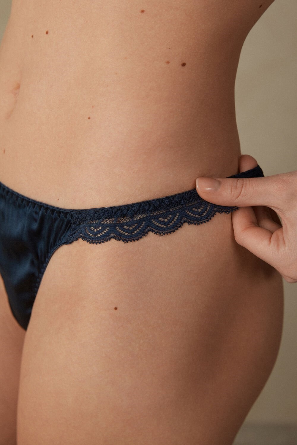 Intimissimi Silk and Lace G-String Blue - 1467 - Intense Blue | 9378FCAGY