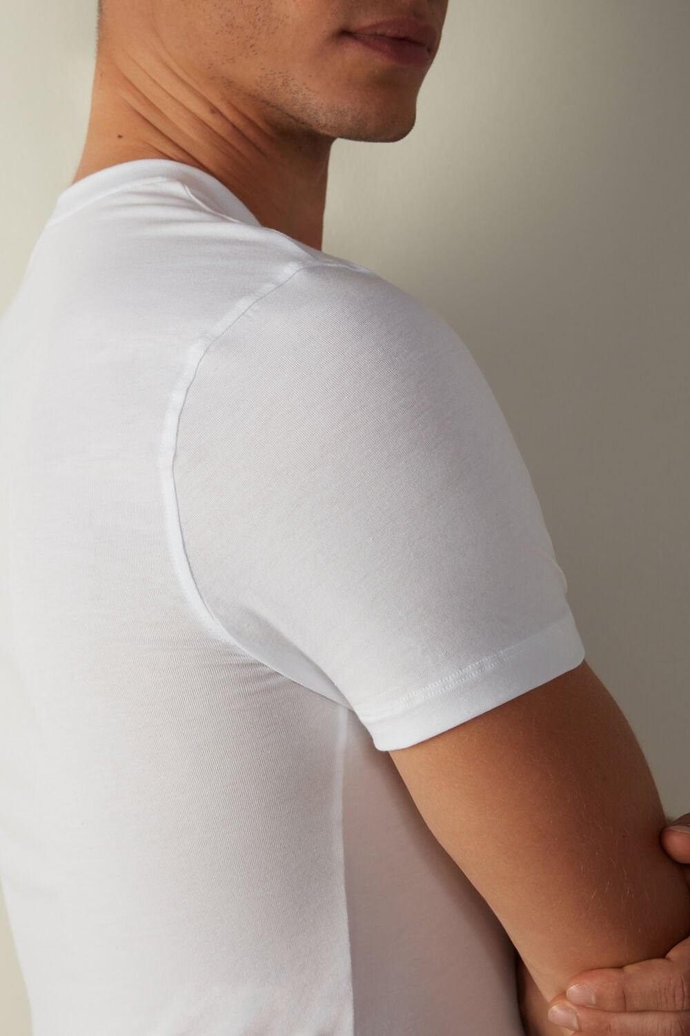 Intimissimi T-shirt in Stretch Supima® Cotton White - 001 - White | 1367UKFCV