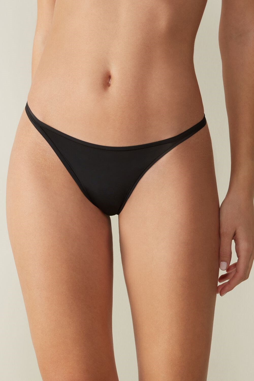 Intimissimi Thong with Ultralight Microfiber Straps 019 - Black | 4298ANHDO