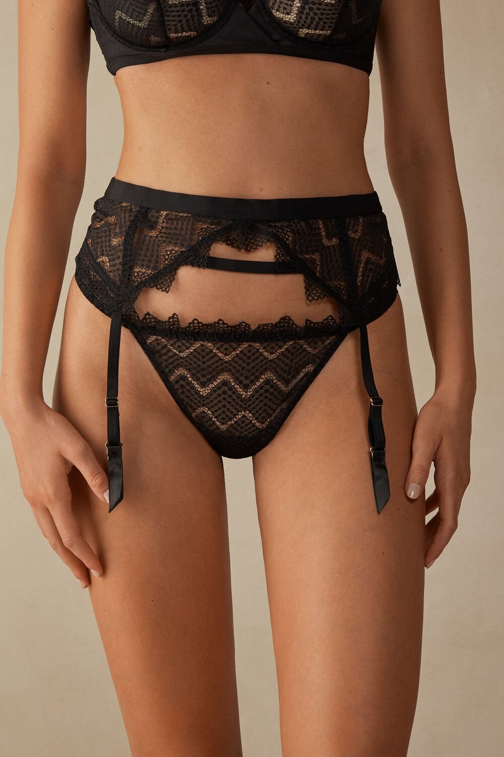 Intimissimi Urban Nomad Garter Belt Black - 019 - Black | 3851XKESP