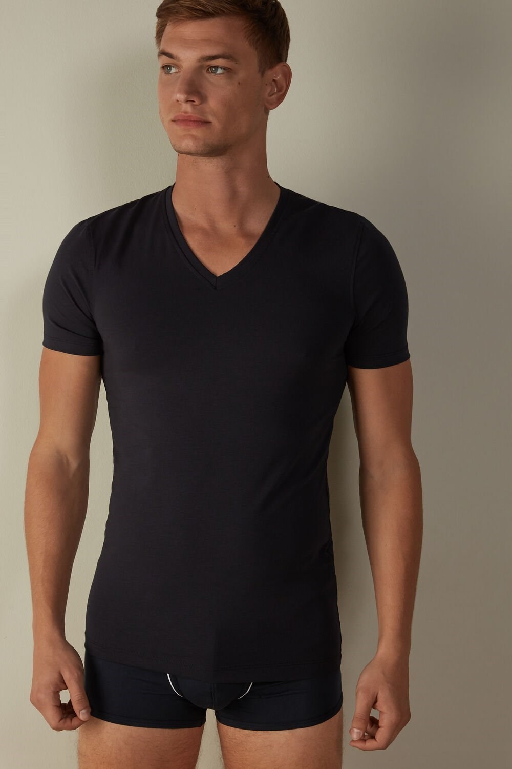 Intimissimi V-neck T-shirt in Stretch Supima® Cotton Blue - 800 - Midnight Blue | 5936NZBQF