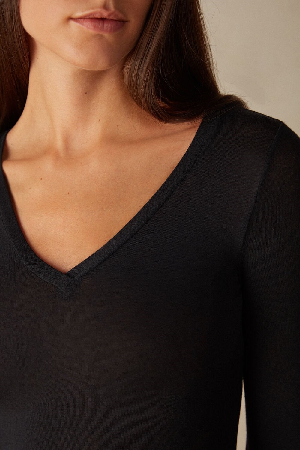 Intimissimi V-neck top in Modal Ultralight with Cashmere Black - 019 - Black | 9635HJDVE